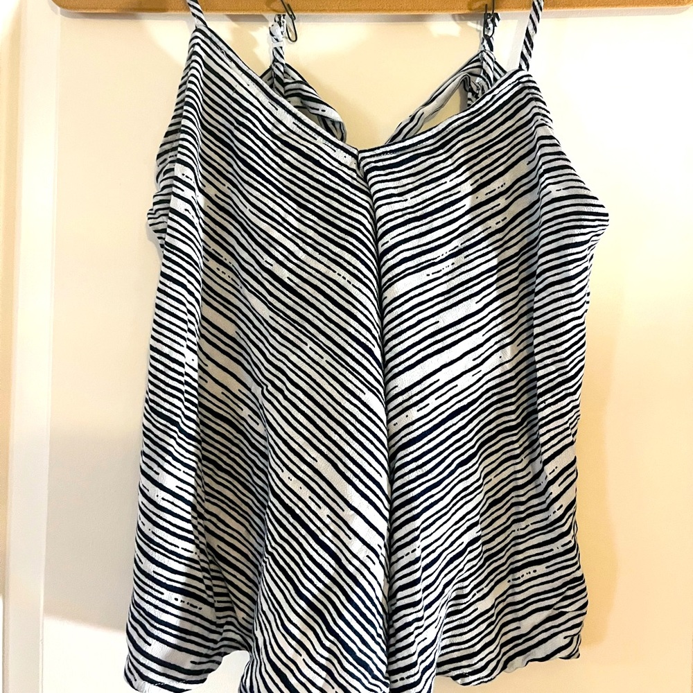 Olivaceous stripped open back top